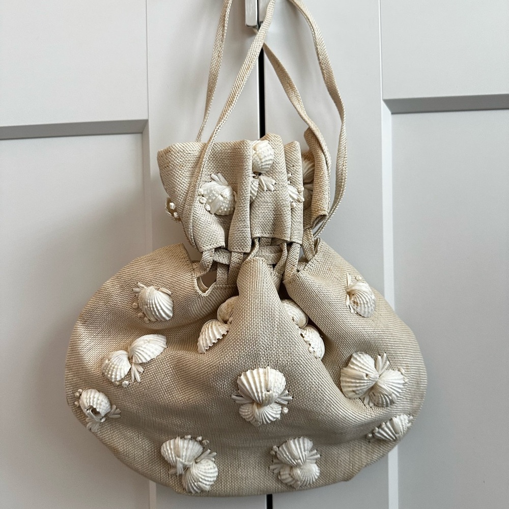 Beach Bucket Bag Shell-Embellished